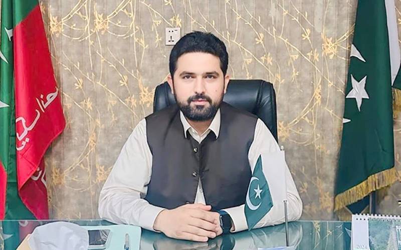 وزیر اعلیٰ خیبر پختونخوا کل عمران خان سے ملاقات کیلئے اڈیالہ جیل جائیں گے