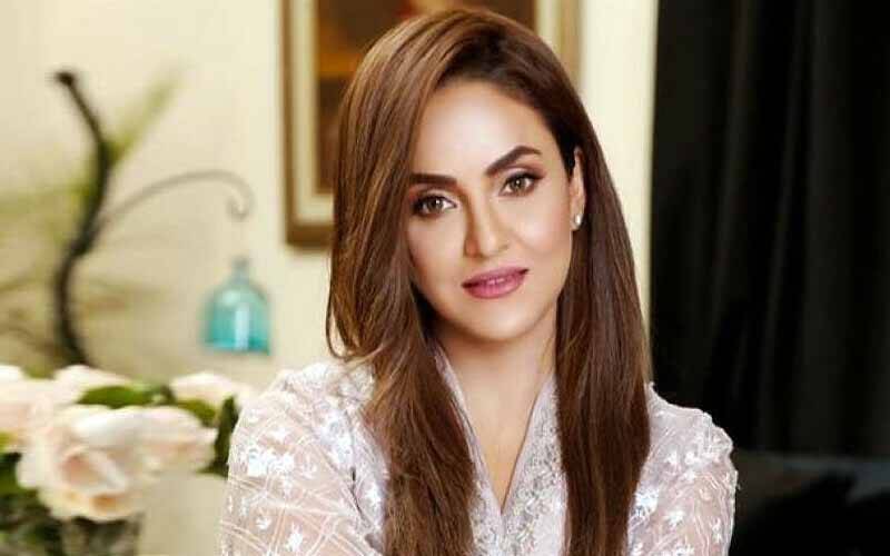 شارٹ کٹ نہیں محنت کریں، نادیہ خان کا نوجوانوں کو ڈکی بھائی کیس سے سبق سیکھنے کا مشورہ