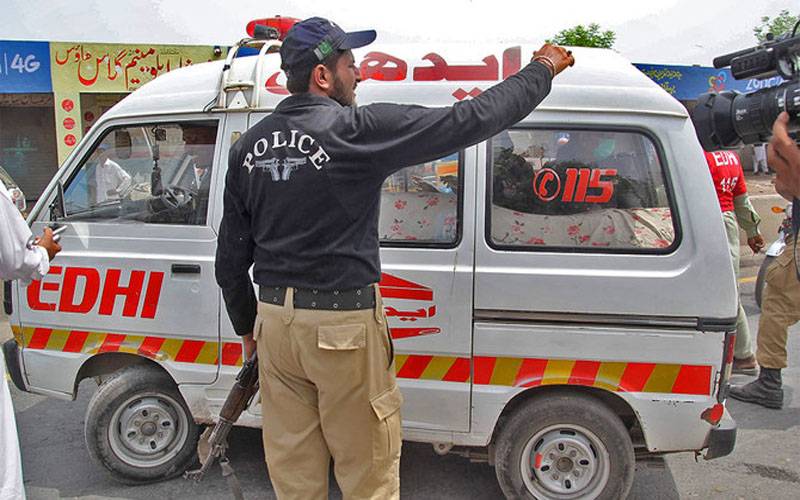 کراچی میں  سکول وین میں آگ لگ گئی ،8 بچے جھلس گئے 