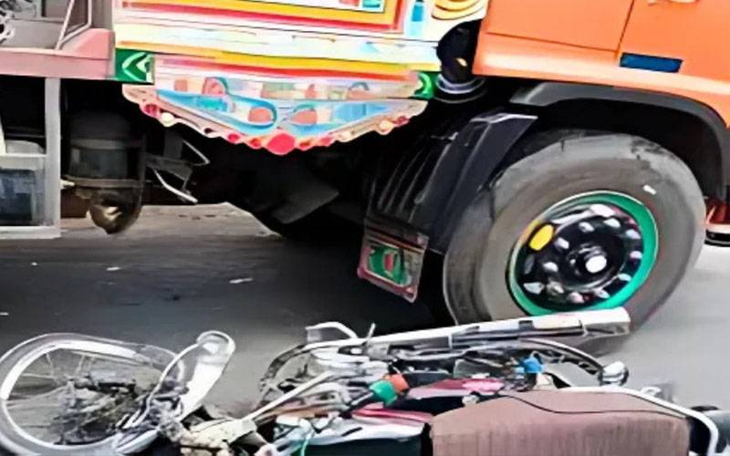 کراچی میں ٹینکرز مافیا بے لگام،4افراد کو روند ڈالا