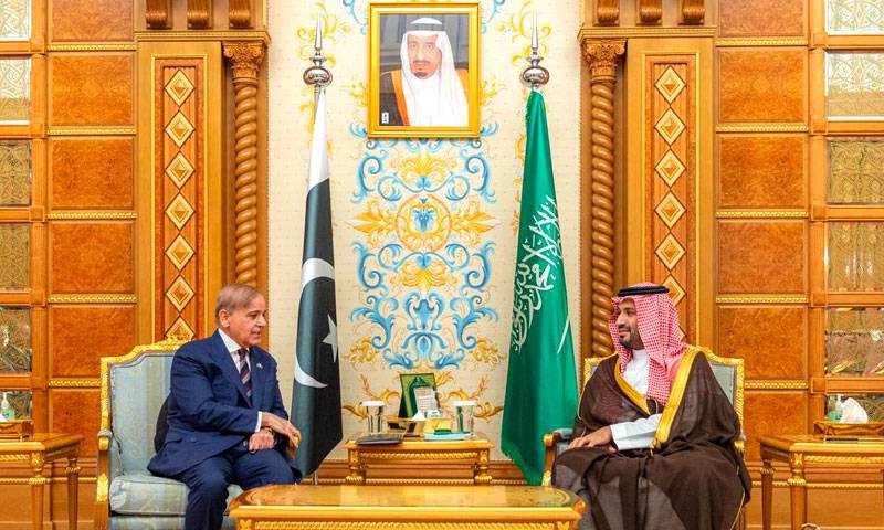 وزیراعظم شہباز شریف کی سعودی ولی عہد شہزادہ محمد بن سلمان سے ملاقات