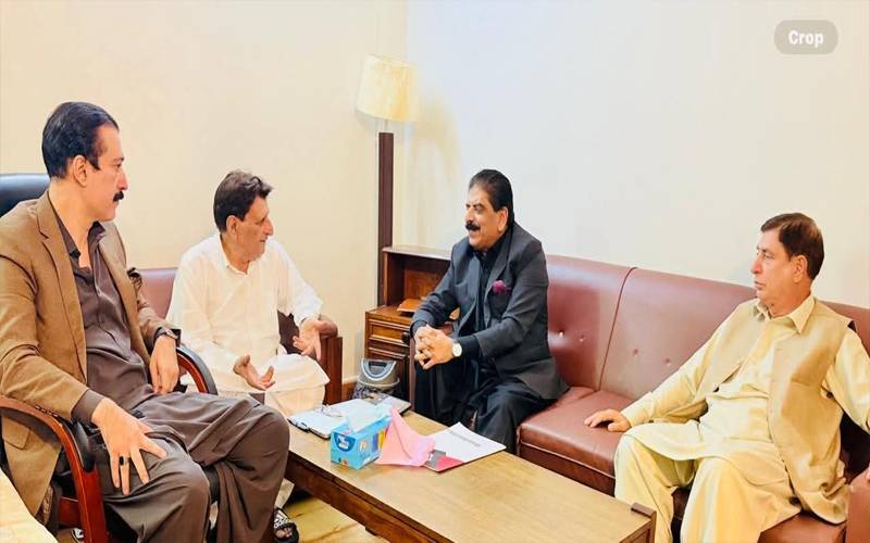 ن لیگ کے رہنماؤں نے وزیراعظم آزادکشمیر کیخلاف عدم اعتماد کی تحریک پر دستخط کردیئے