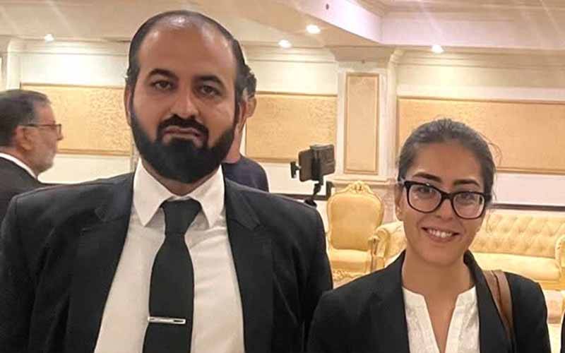 متنازعہ ٹوئٹ کیس: ایمان مزاری کے شوہر ہادی علی چٹھہ کے وارنٹ گرفتاری جاری
