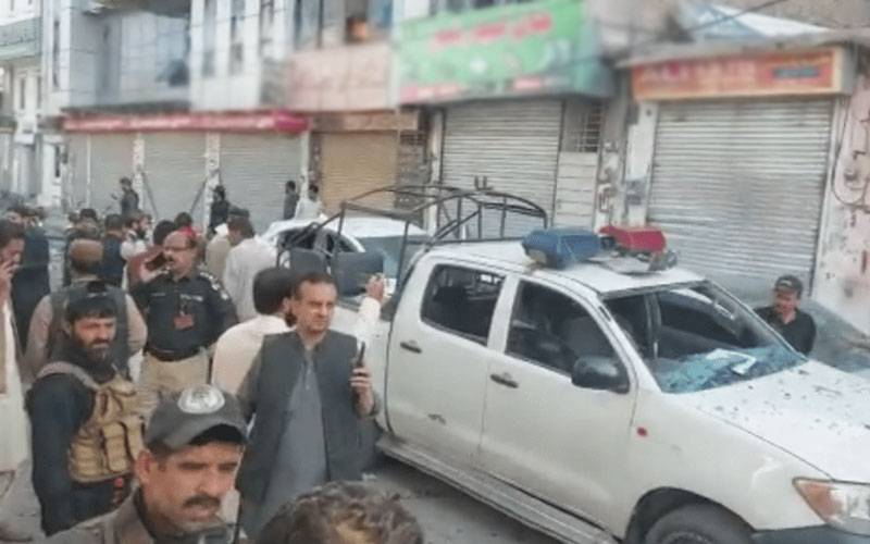 کوئٹہ؛پولیس موبائل پر ہینڈ گرنیڈ حملہ،2اہلکار سمیت 13افراد زخمی