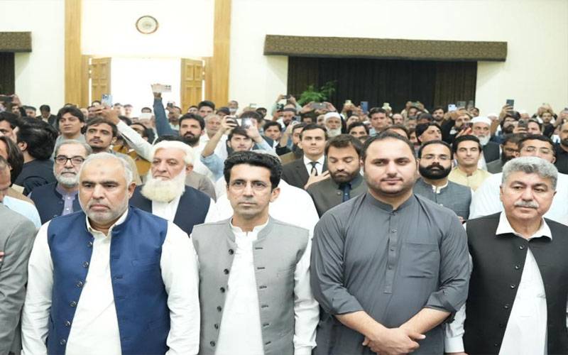  خیبر پختونخوا کی 13 رکنی کابینہ تشکیل، عمران خان کی ہدایات نظر انداز