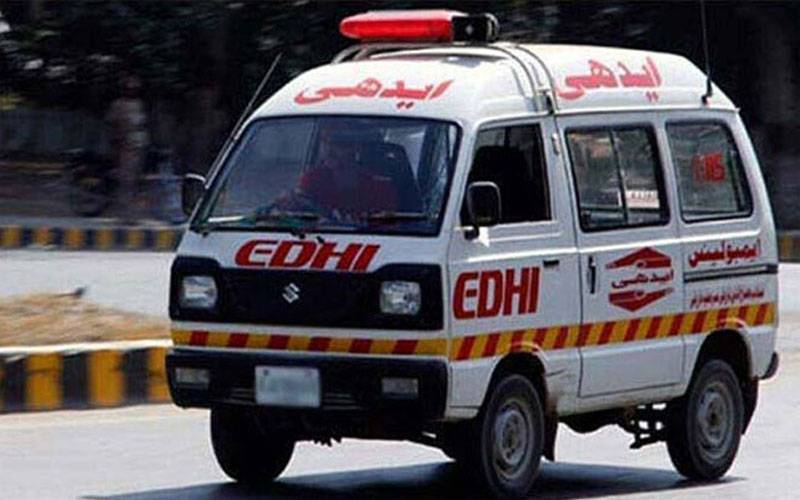 فیصل آباد: موٹر وے پر پولیس وین کی ٹرک سے ٹکر، 2 اہلکار جاں بحق، 8 زخمی