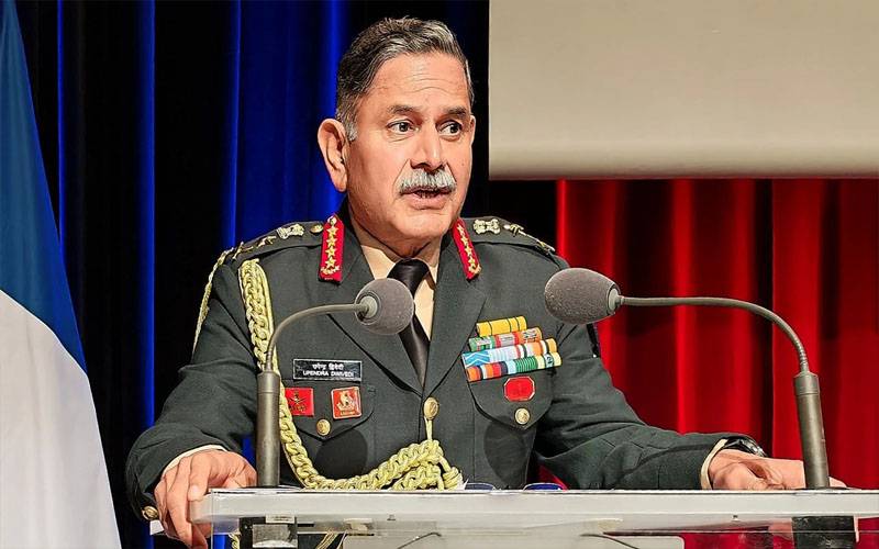 آپریشن سندور کے دوران کراچی پر حملے کی خبر جھوٹی تھی، بھارتی آرمی چیف کا اعتراف