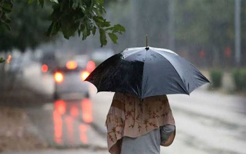 ملک کے مختلف علاقوں میں تیز ہواؤں اور گرج چمک کے ساتھ بارش اور برفباری کی پیشگوئی