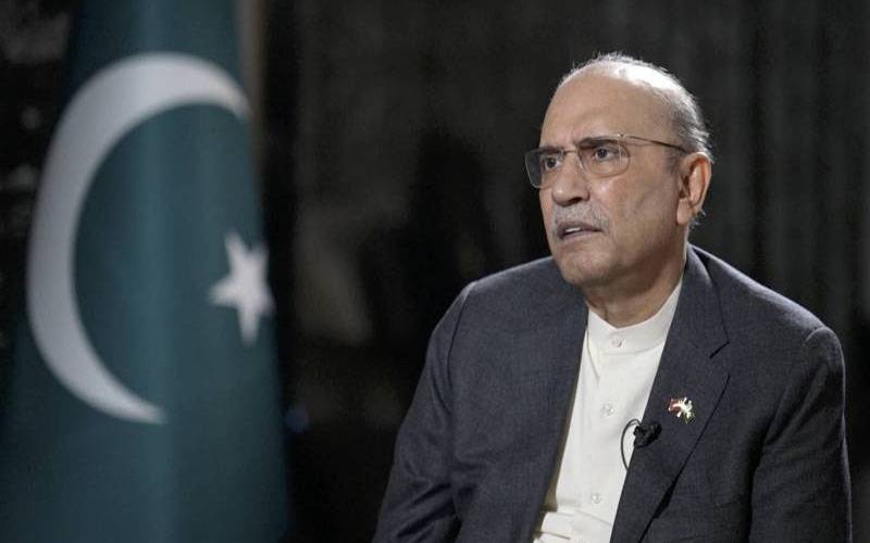 صدرِ مملکت آصف علی زرداری تین روزہ سرکاری دورے پر قطر پہنچ گئے