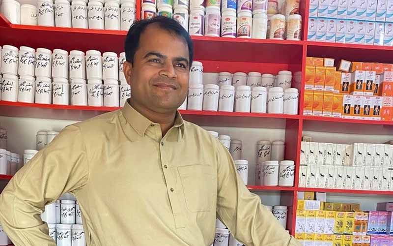 ادویات کی غیر قانونی تشہیر کیس:عدالت کا حکیم شہزاد کو گرفتار کرنے کاحکم