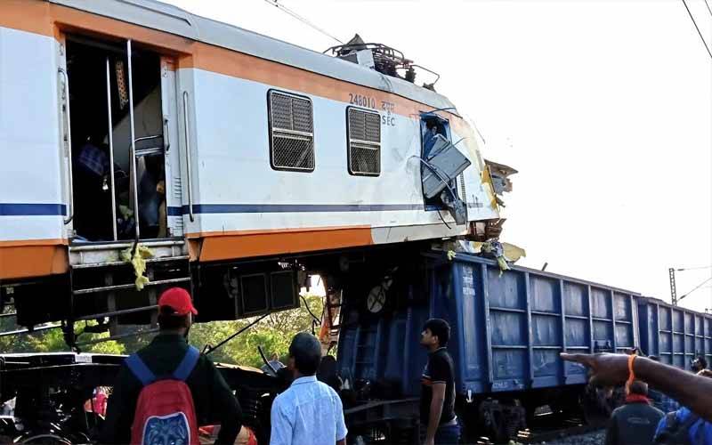 بھارت: چھتیس گڑھ میں ہولناک ٹرین حادثہ ، 11 افراد ہلاک،درجنوں زخمی