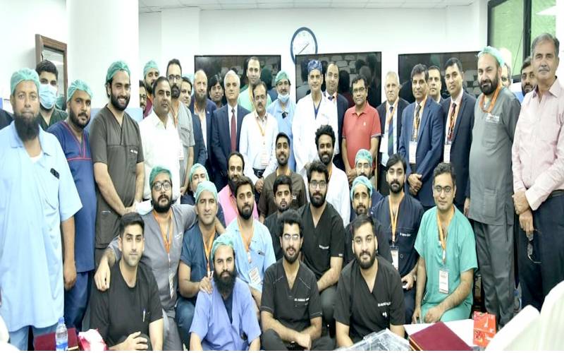 لاہورجنرل ہسپتال میں پراسٹیٹ کے جدید علاج ریزیوم (سٹیم) پروسیجر کا کامیاب مظاہرہ