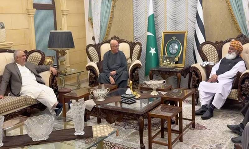 آئین کو کھلواڑ نہیں بننا چاہئے، باجوہ ترمیم دوبارہ ہونے کا تاثر ہے:مولانا فضل الرحمن 