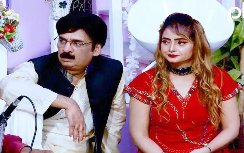 معروف سٹیج فنکارہ مہک نور گھر میں ہی حادثے کا شکار