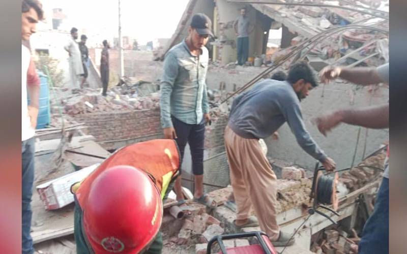 لاہور:ہربنس پورہ میں سلنڈر دھماکے سے عمارت گر گئی، 3 افراد جاں بحق