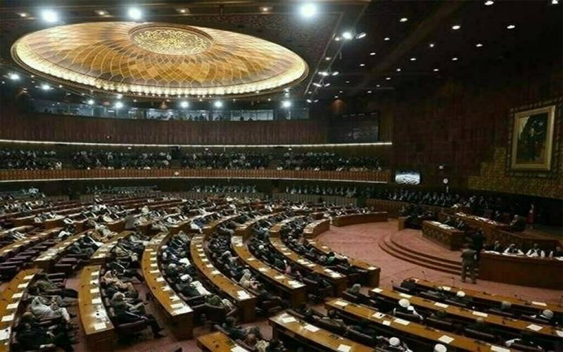 حکومت کو آئینی ترمیم کیلئے سینیٹ میں 64 اور قومی اسمبلی میں 224 ووٹ درکار