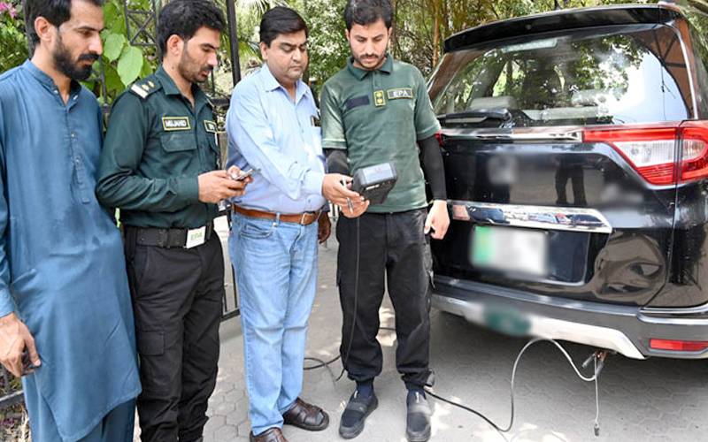 مفت وہیکل ایمیشن ٹیسٹنگ ختم ،اب گاڑی مالکان کو فیس ادا کرنا ہوگی