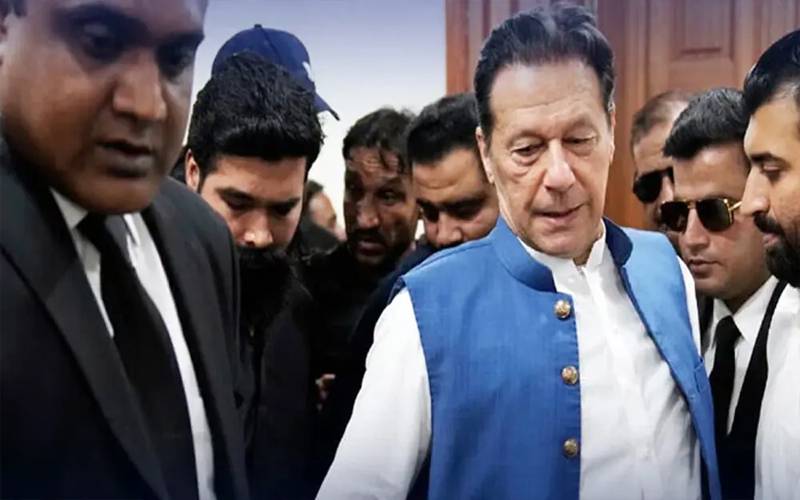 عمران خان سے وکلاء کی ملاقات نہ کرانے پر عدالت برہم، سیکرٹری داخلہ و دیگر کو نوٹس