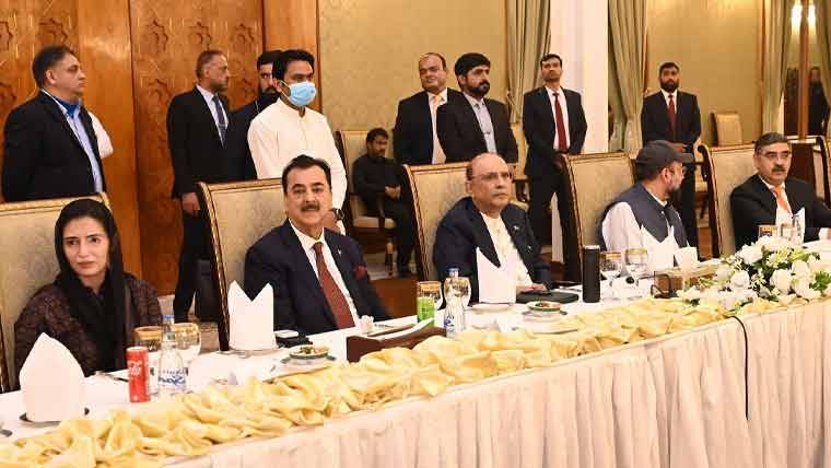 صدر زرداری کا ارکان پارلیمنٹ کو عشائیہ،وزیراعظم بھی شریک،ملکی موجودہ سیکورٹی صورتحال پر تبادلہ خیال