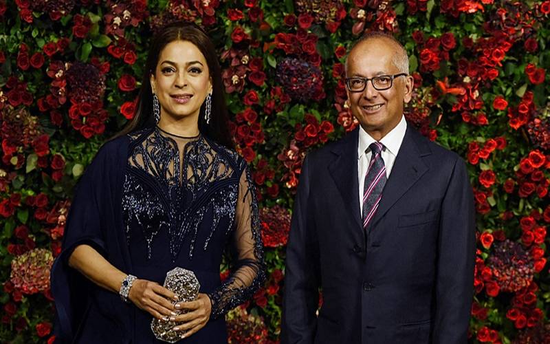 جوہی چاولہ نے بھارتی بزنس مین جے مہتا کے ساتھ شادی چھ سال تک خفیہ کیوں رکھی؟