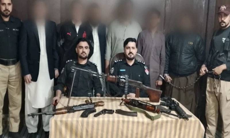پشاور:باراتیوں کو فائرنگ مہنگی پڑ گئی، دُولہا سمیت 12 گرفتار