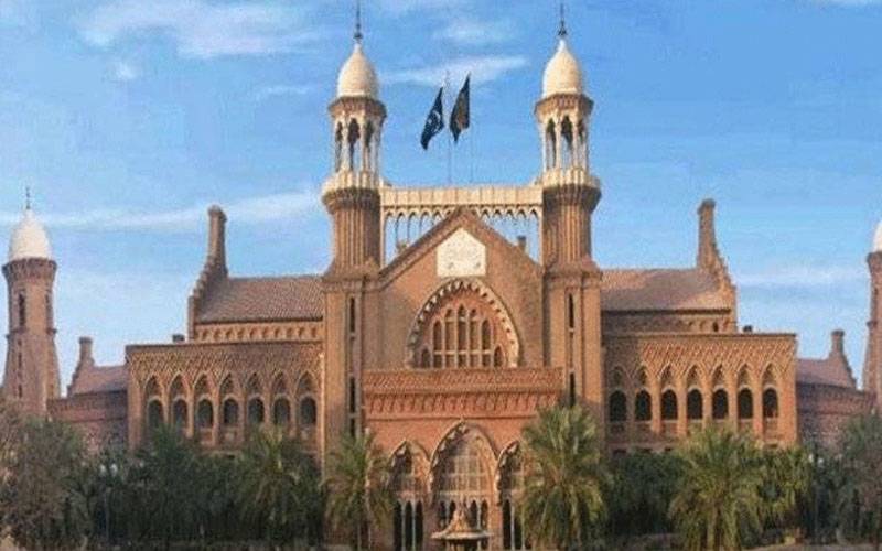  لاہور ہائیکورٹ نےدرختوں کی کٹائی پر کنٹونمنٹ بورڈ سے رپورٹ طلب کرلی