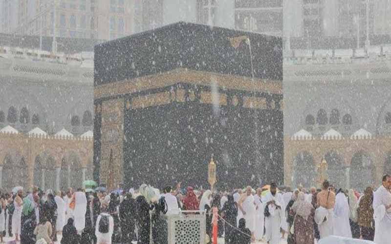 نماز استسقاء کے بعد مکہ مکرمہ میں بارش، مسجد الحرام سے عبادت کے روح پرور مناظر وائرل 