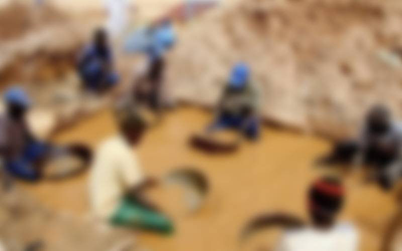 اٹک؛غیرقانونی سونا نکالنے کے دوران ریت کا ٹیلہ گرنے سے 2افرادجاں بحق