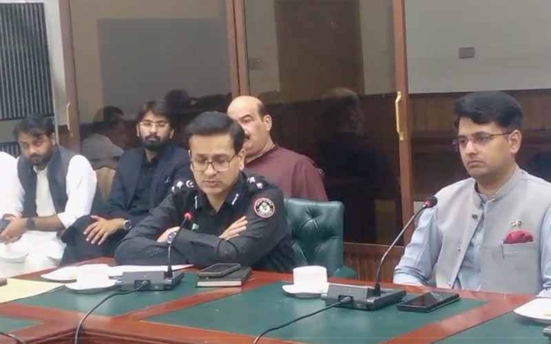 حیدرآباد؛تمام شادی ہال رات 12 بجے تک بند کرنے کا حکم، آتشبازی پر مکمل پابندی