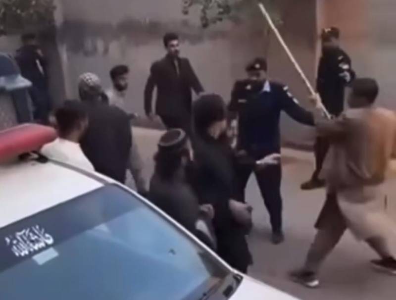 ضلعی کچہری میں پیشی پر آئی دو پارٹیوں میں جھگڑا،ڈنڈوں کا استعمال،6 افرادگرفتار