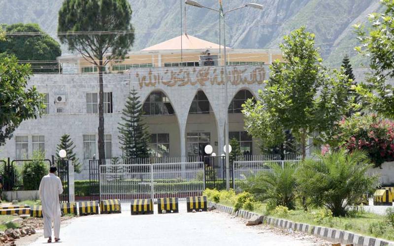 آزاد کشمیر کی 18 رکنی کابینہ نے حلف اٹھالیا
