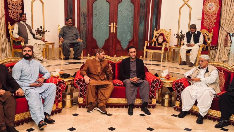  بلاول بھٹو زرداری کی خان گڑھ میں رکن قومی اسمبلی علی گوہر خان مہر کی والدہ کے انتقال پر تعزیت