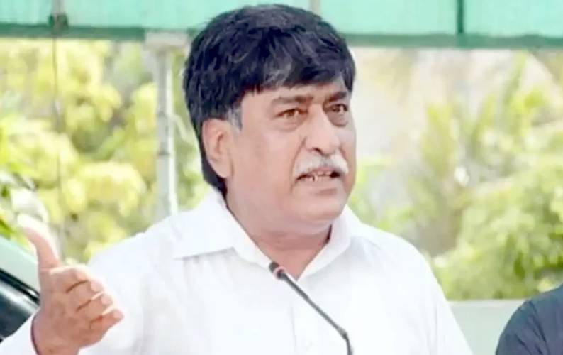 ڈمپر جلانے کا کیس؛ مہاجر قومی موومنٹ کے چیئرمین آفاق احمد بری