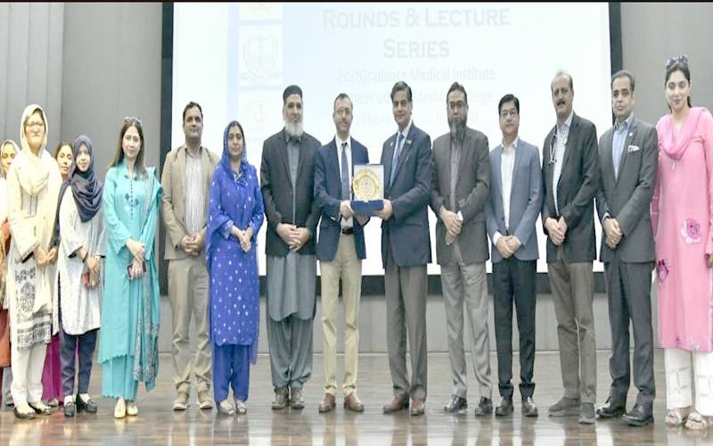  میڈیکل ٹیچرز کاعصر ی ضرورتوں کے مطابق خود کو ڈھالنا نا گزیر ہے: پروفیسر غیاث النبی طیب 