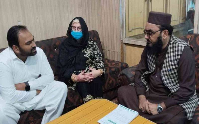 پولینڈ کی خاتون کی بھلوال کے نوجوان سے شادی 