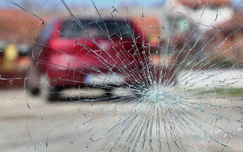 پشاور سے اسلام آباد جاتے گاڑی حادثے کا شکار، 4 افراد جاں بحق،5 زخمی 