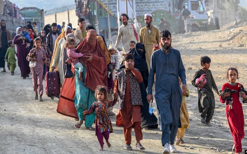 پاکستان، ایران سے ایک دن میں ہزاروں افغان مہاجرین کی وطن واپسی
