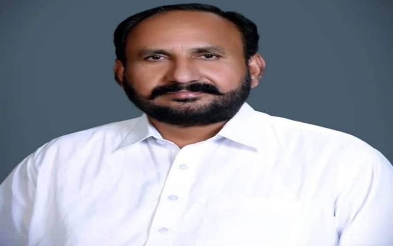 بیلٹ پیپرز کم ملے ،لوگ جیبوں میں بیلٹ پیپرز لیکر آئے تھے، آزاد امیدوار اقبال پتافی کا الزام  