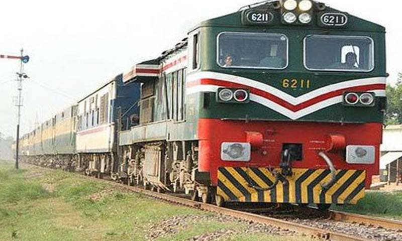 ٹرینوں پر اچانک چھاپے،1201 بغیر ٹکٹ مسافروں سے ریکوری اور جرمانہ وصول