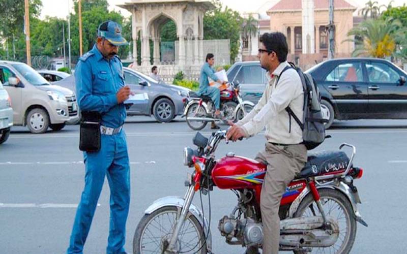 ٹریفک قوانین کی خلاف ورزی،اب بھاری جرمانے اورمقدمات درج ہوں گے