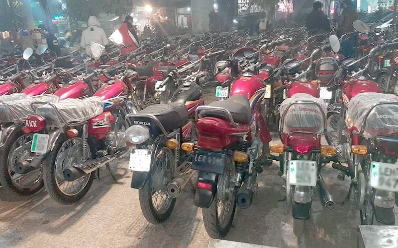 پیٹرول بائیکس کی مرحلہ وار بندش،تاجروں کا سخت ردعمل آگیا