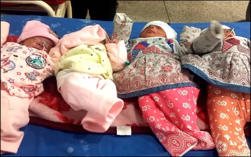صوابی میں خاتون کے ہاں بیک وقت 4 بچوں کی پیدائش