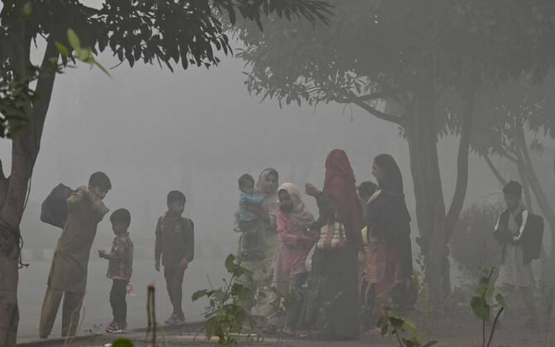 پنجاب کے بیشتر شہر وں میں آج بھی  سموگ  کا راج