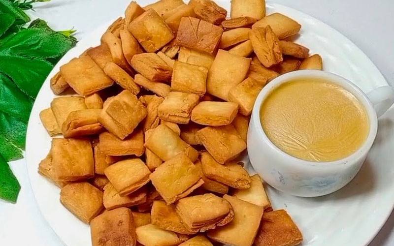 چائے کیساتھ کے ساتھ کھانے والی فائدہ مند اور نقصان دہ پانچ غذائیں