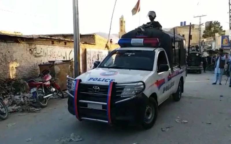 لکی مروت: پولیس موبائل پر خودکش حملہ، ایک اہلکار شہید، 6 زخمی 