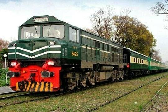 بغیر ٹکٹ مسافر، ریلوے نےنومبر میں ڈیڑھ کروڑ کرایہ اور 29 لاکھ جرمانہ وصول کر لیا
