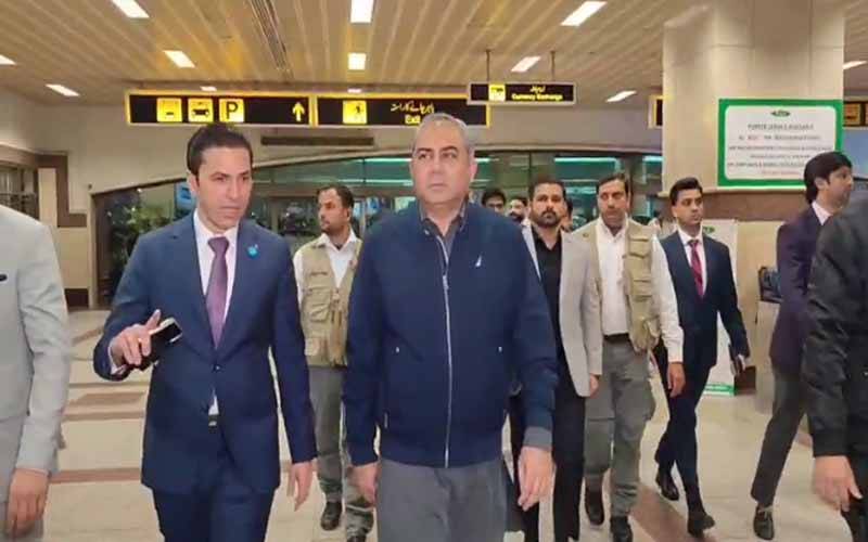  وزیرداخلہ محسن نقوی کا لاہور ایئر پورٹ کا دورہ، مسافروں کے امیگریشن عمل کا جائزہ لیا 