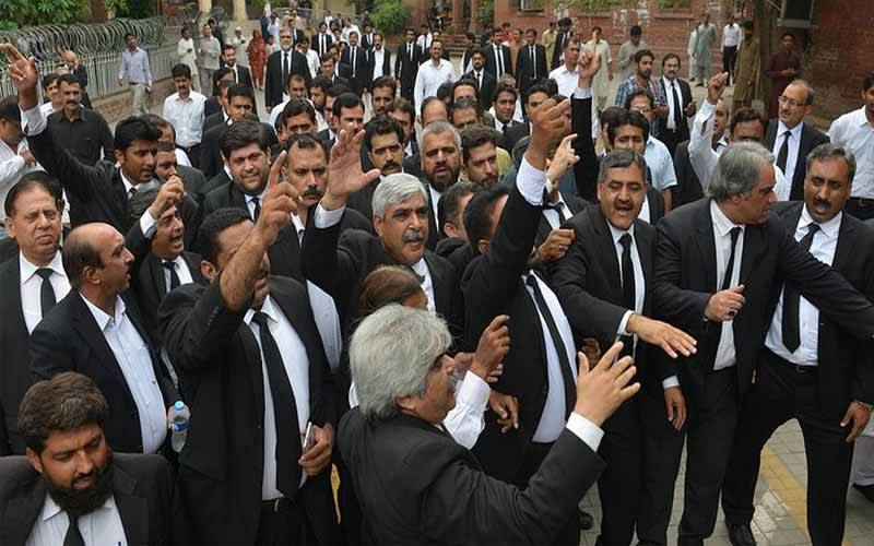 پنجاب بھر کی تمام 43 ڈسٹرکٹ اور 170 تحصیل بارز میں پولیس کا داخلہ بند 