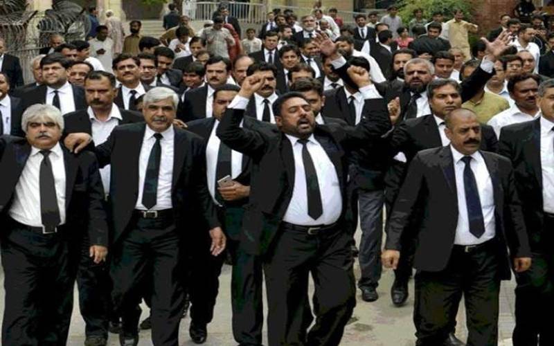 وکلا کے قاتلوں کی گرفتاری، پنجاب بار کونسل کا ہڑتال جاری رکھنے کا اعلان 