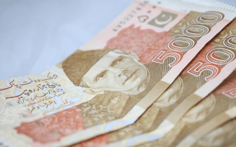 سولر استعمال کرنے والوں کیلئے حکومت سے دس ہزار روپے حاصل کرنے کا موقع!